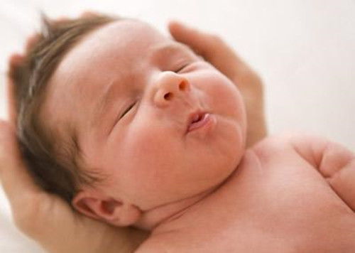 北京月嫂怎么護理新生兒