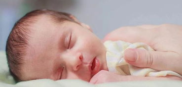 月管家支招 天來啦,給寶寶蓋被子要注意了